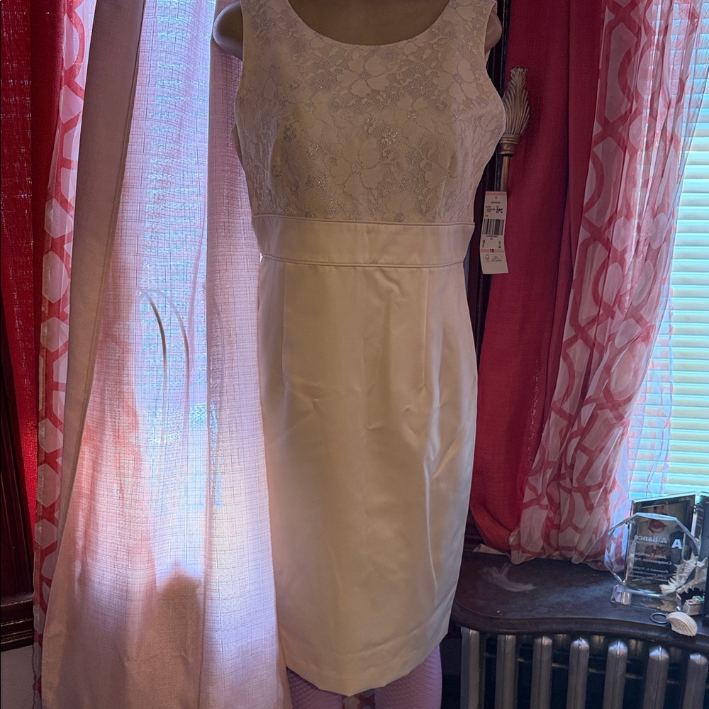 Nipon Boutique Cream Lace Dress